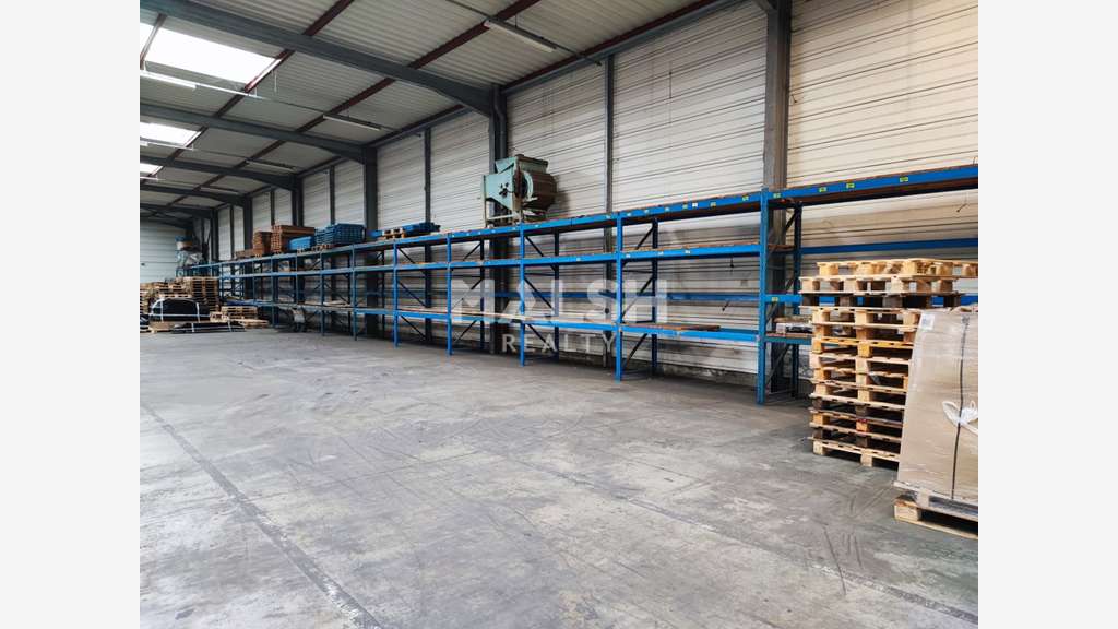 A louer local d'activités de 1780m² à Corbas