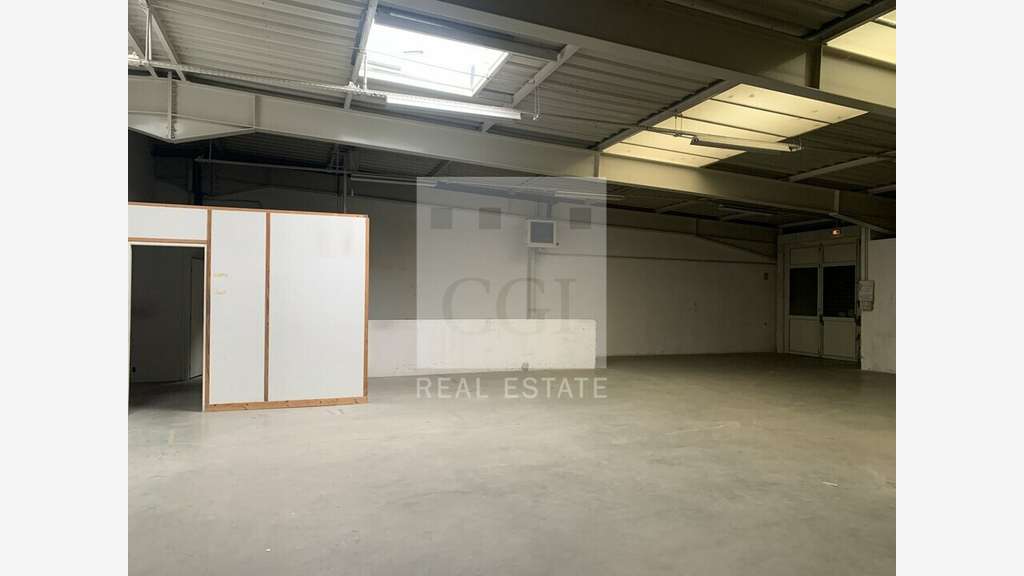A louer local d'activités 1390m² ZI Lyon Sud Est