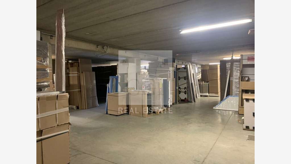 A louer local d'activités 1390m² ZI Lyon Sud Est