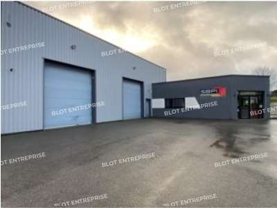 Location Locaux d'activités - Entrepôts à Crevin