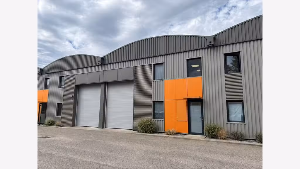A louer local d'activité 606m² à Dardilly