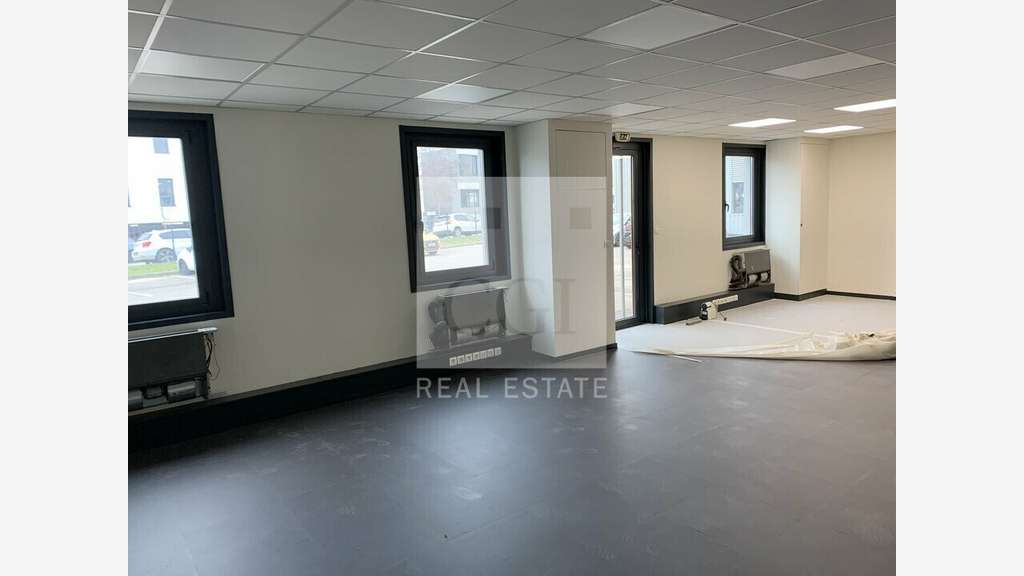 A louer local d'activité 606m² à Dardilly