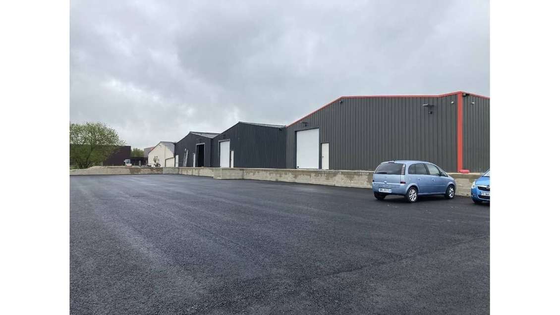 À louer local d'activités 432m² à Gasville-Oisème