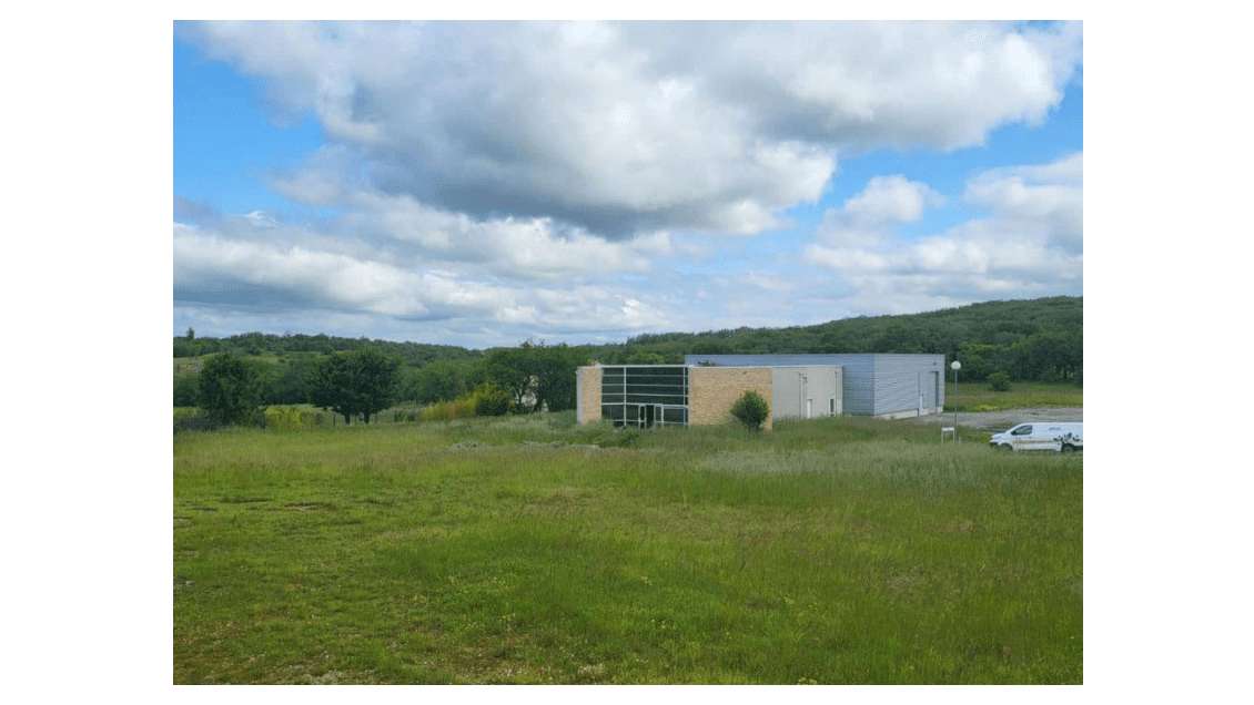 À louer local d'activités de 715m² à 15 min Cahors