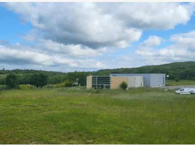 À louer local d'activités de 715m² à 15 min Cahors