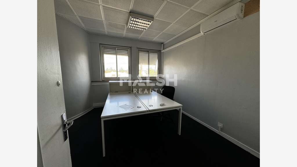 A louer local d'activité 2300m² à Décines-Charpieu