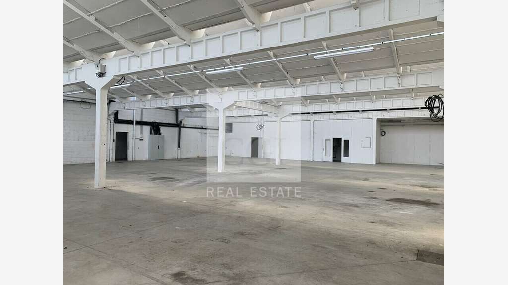 A louer local d'activité 2275m² à Décines-Charpieu