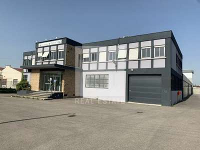 A louer local d'activité 2275m² à Décines-Charpieu