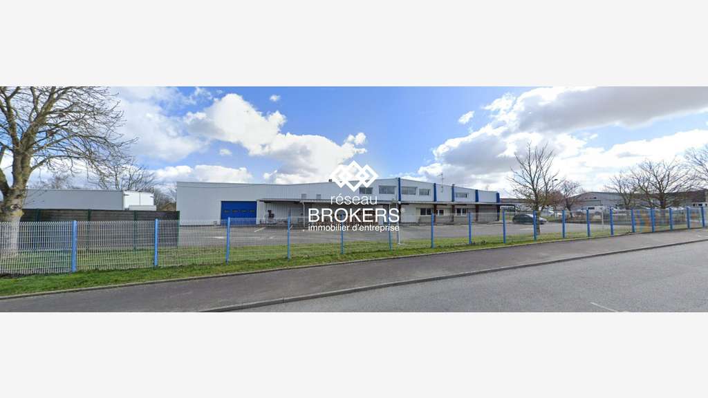 A louer bâtiment activité 7337m² à Rennes Domloup