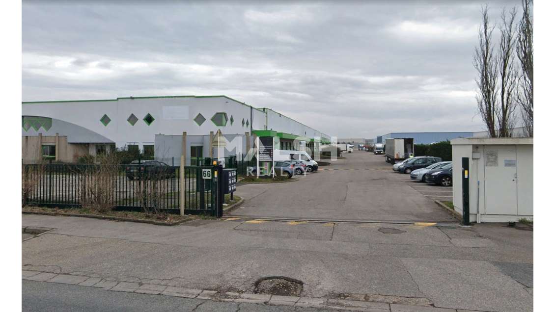 A louer cellule d'activité 3687m² à Genas