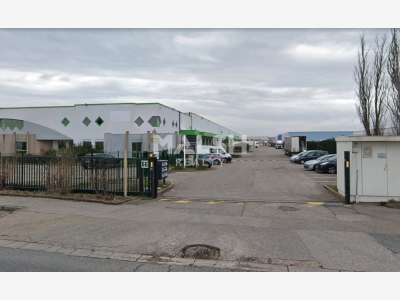 A louer cellule d'activité 3687m² à Genas
