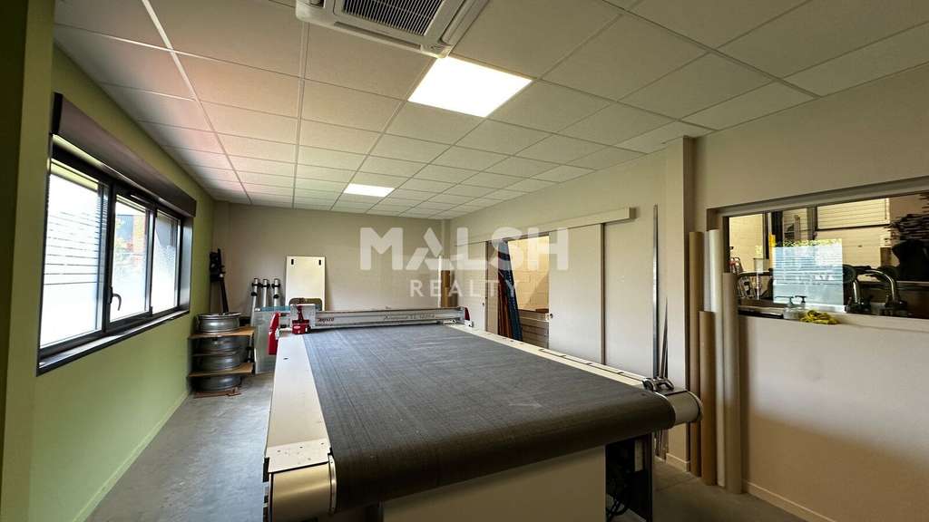 Loue local d'activités de 602m² divisible à Gleize