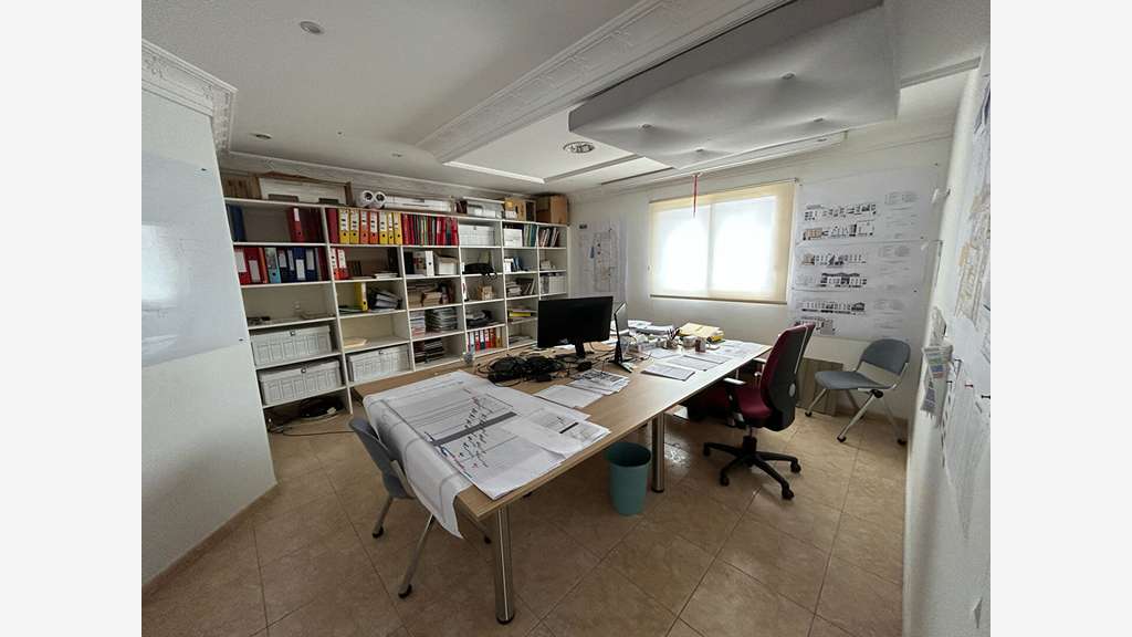 Loue local d'activités 474m² st Barthélémy d'Anjou