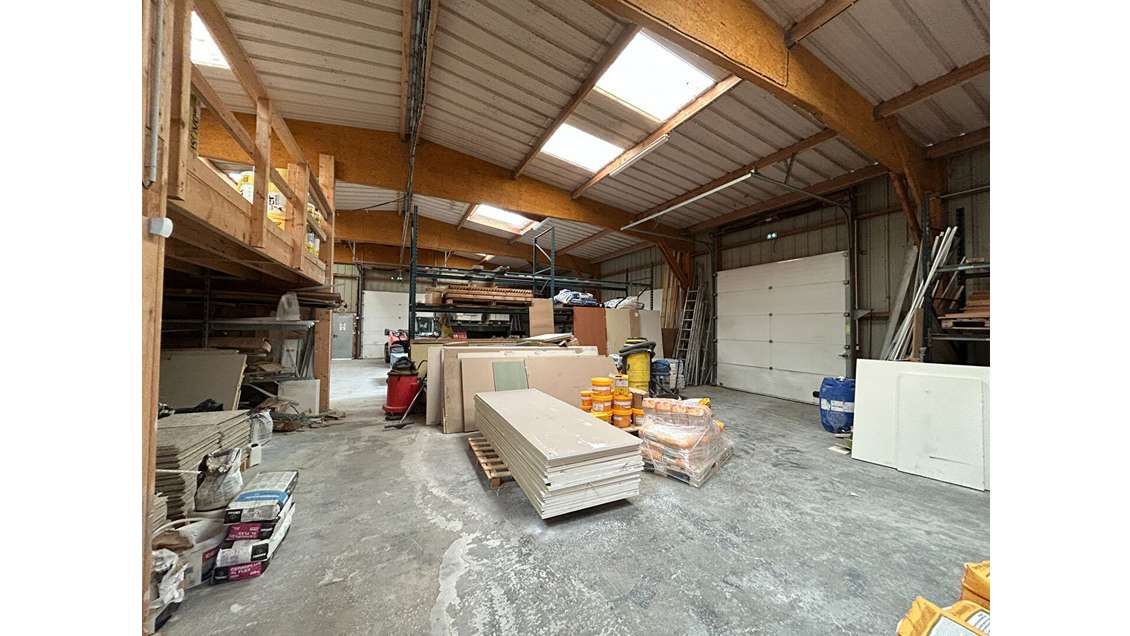 Loue local d'activités 474m² st Barthélémy d'Anjou
