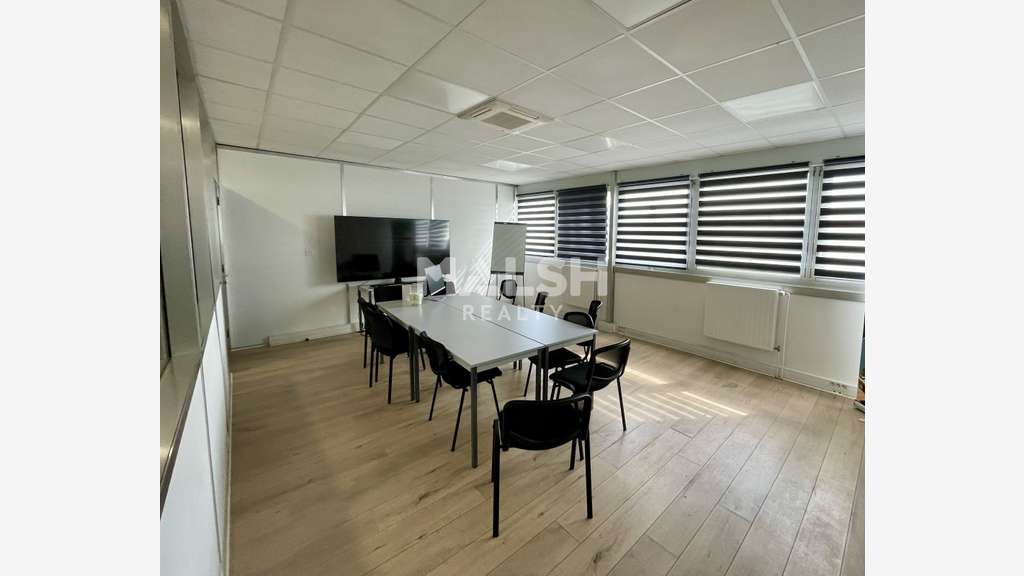 Local d'activités à louer 840m² à Irigny