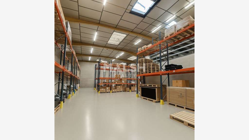 Local d'activités à louer 840m² à Irigny
