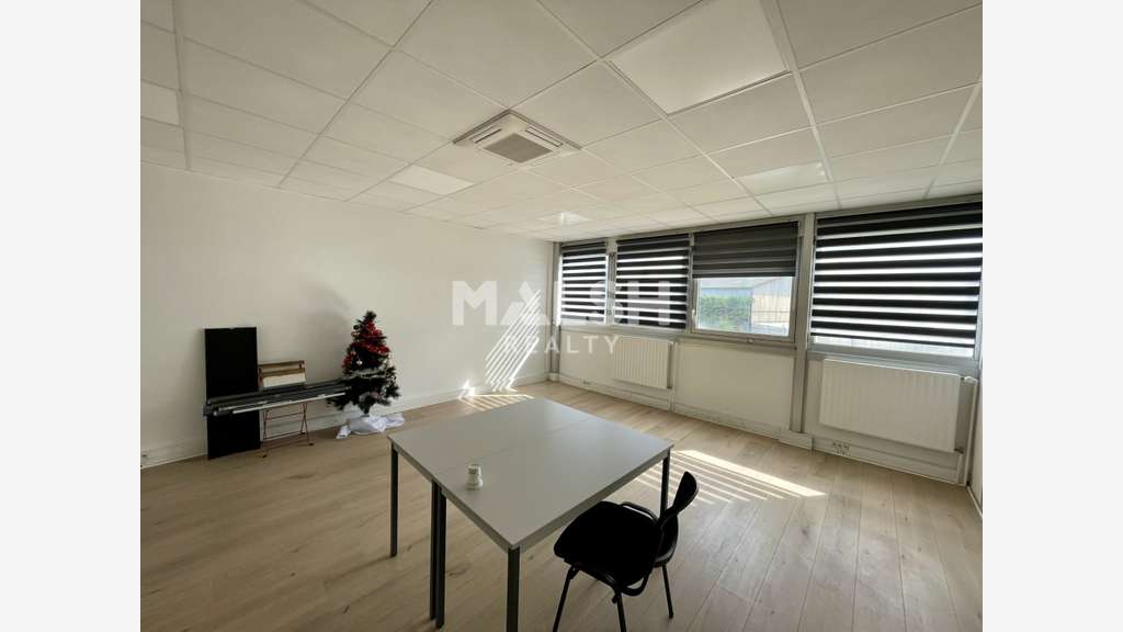 Local d'activités à louer 840m² à Irigny