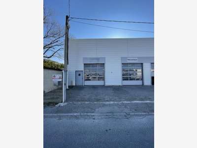 A louer local activité 157m² L'Isle-sur-la-Sorgue