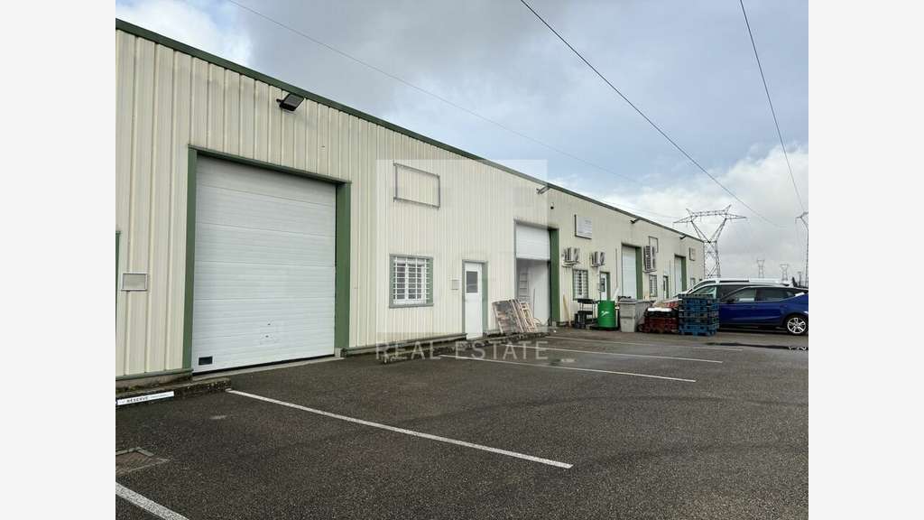 A louer local d'activité 295m² divisble à Jonage