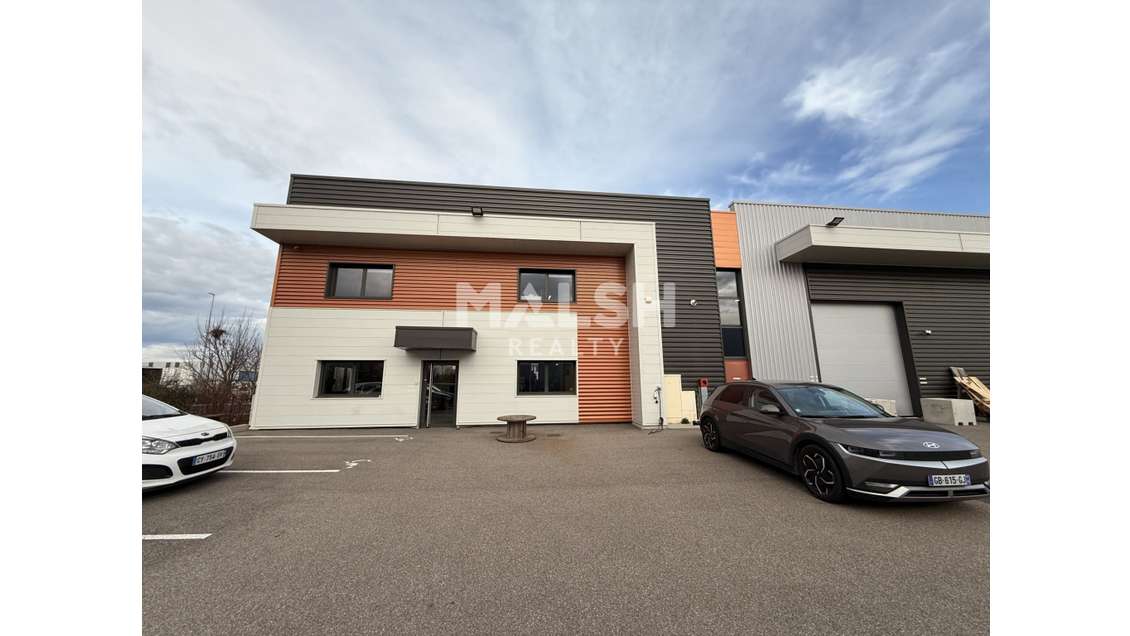 Local d'activités à louer 841m² à Jonage