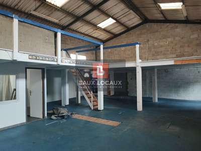 Location Locaux d'activités - Entrepôts à Lambesc
