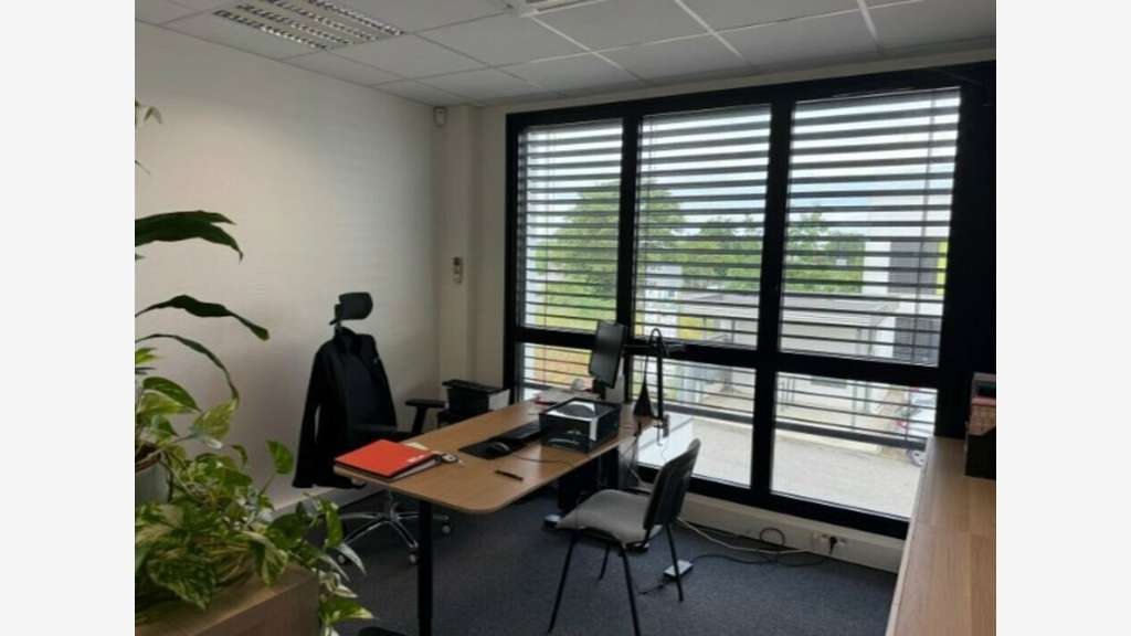 Bureaux de 150m² à louer à Vaulx en Velin