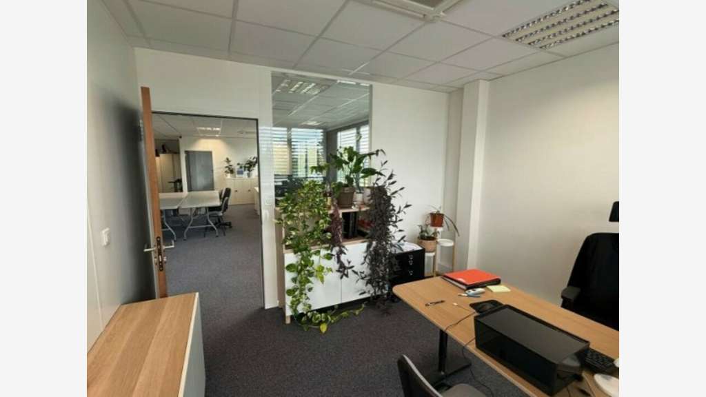 Bureaux de 150m² à louer à Vaulx en Velin
