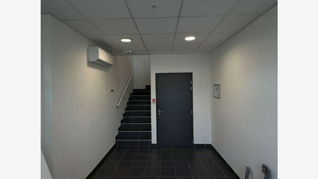 Bureaux de 150m² à louer à Vaulx en Velin
