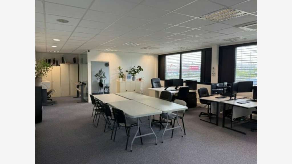 Bureaux de 150m² à louer à Vaulx en Velin