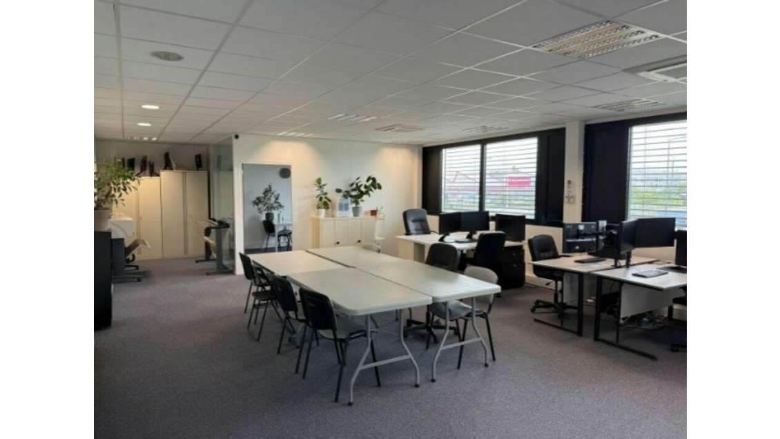 Bureaux 150m² à louer à Vaulx-en-Velin