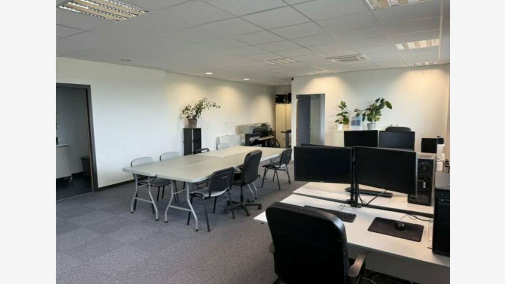 Bureaux de 150m² à louer à Vaulx en Velin