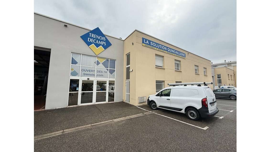 Local d'activités 974m² à louer à Lyon 7ème