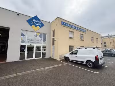Bureaux 150m² à louer à Vaulx-en-Velin
