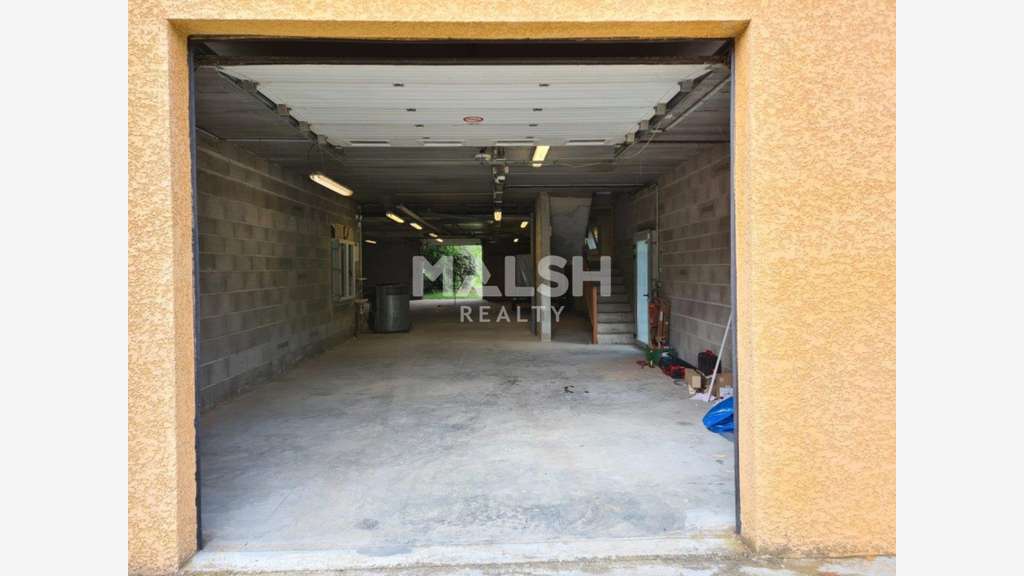A louer local d'activités bureaux 348m² à Messimy