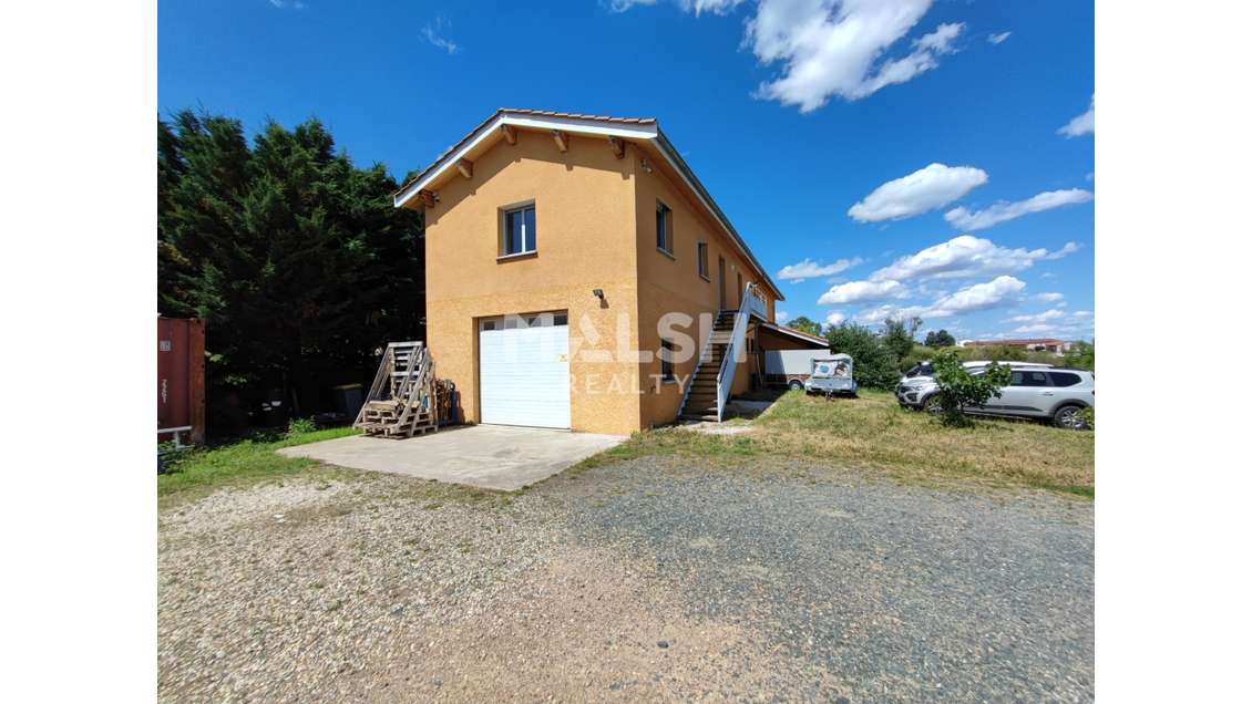 A louer local d'activités bureaux 348m² à Messimy