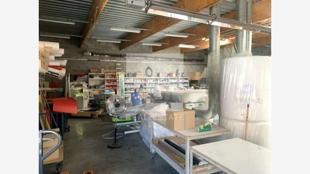 A louer local d'activités 535m² à Meyzieu