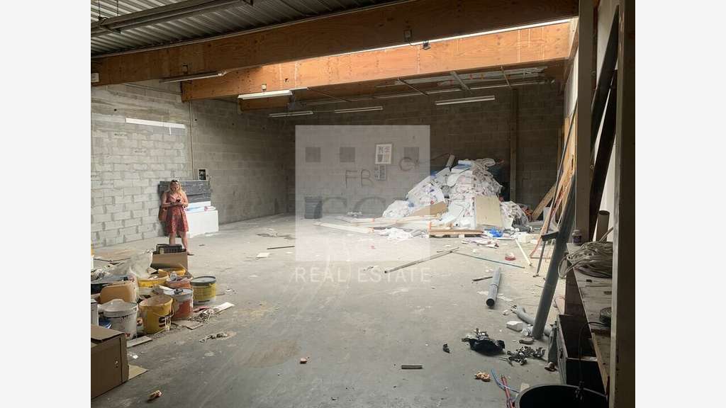 A louer local d'activités 535m² à Meyzieu