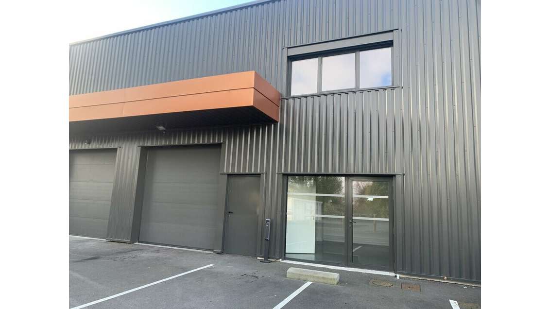 A louer local d'activité 220m² à Gleizé