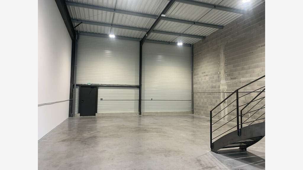 A louer local d'activité 220m² à Gleizé