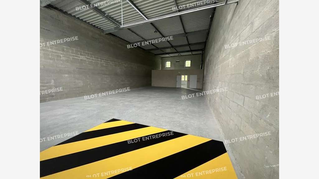 A louer cellule d'activité 260m² à Nantes