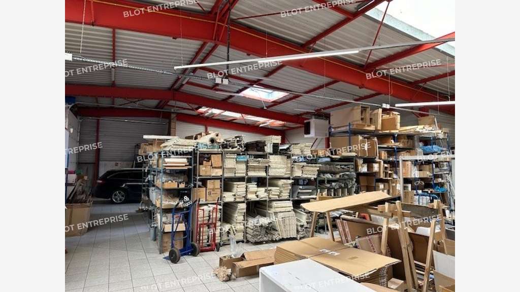 A louer local d'activité 1438m² à Nantes Est