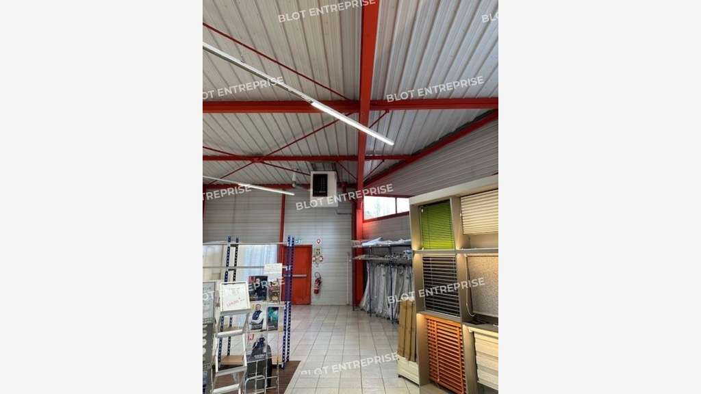 A louer local d'activité 1438m² à Nantes Est