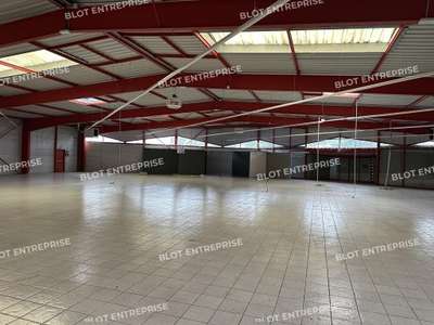 A louer local d'activité 1438m² à Nantes Est