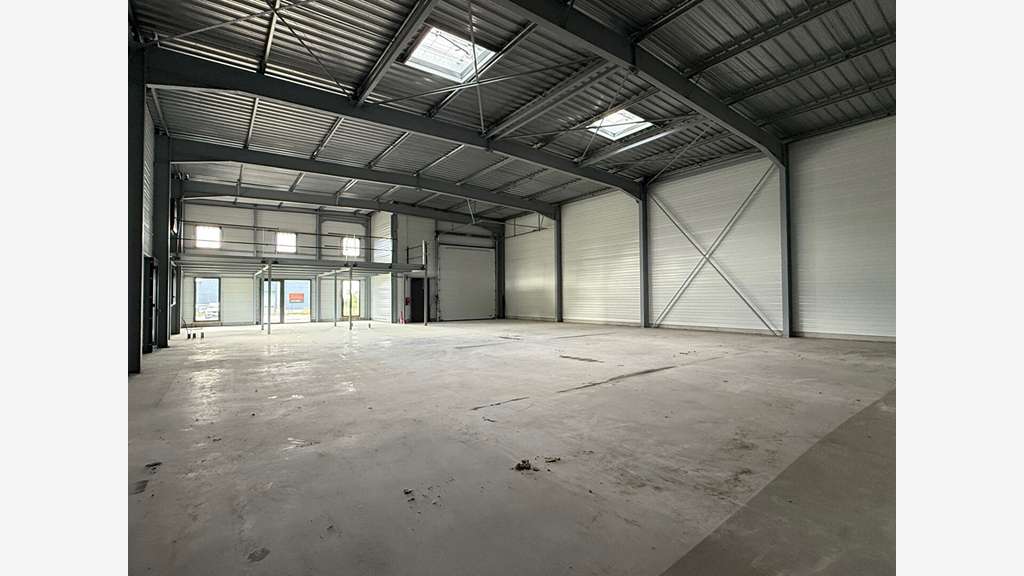 A louer local d'activité neuf 423m² ZA Lamballe