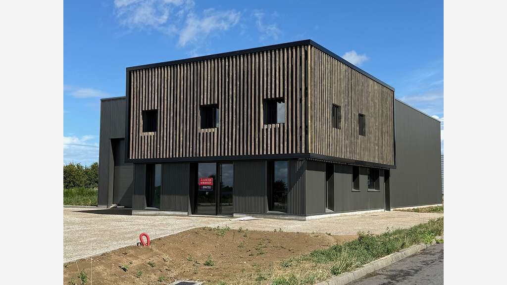 A louer local d'activité neuf 423m² ZA Lamballe