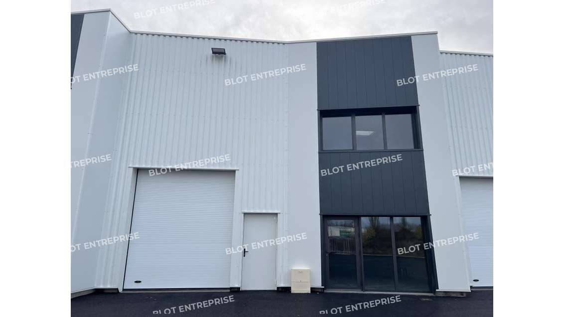 A louer local d'activité neuf 193m² à Pleumeleuc