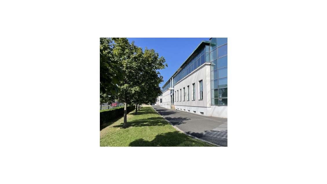 A louer local 486m² à Villeneuve-la-Garenne