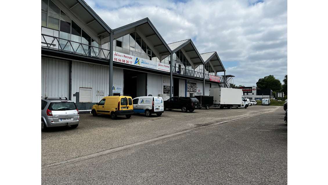 A louer local d'activité 410m² à Pessac