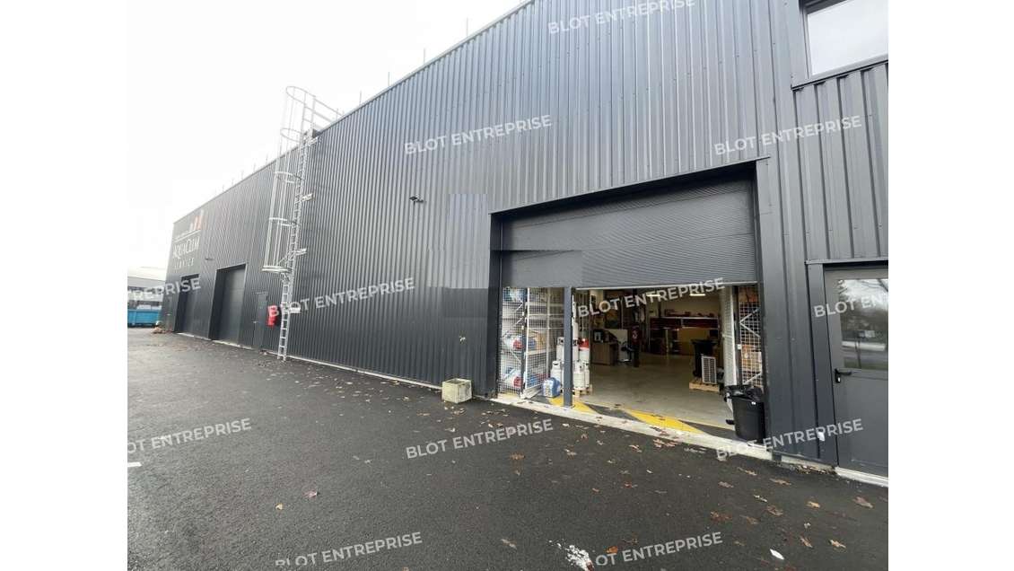 A louer local 455m² ZAC du Mourillon à Quéven