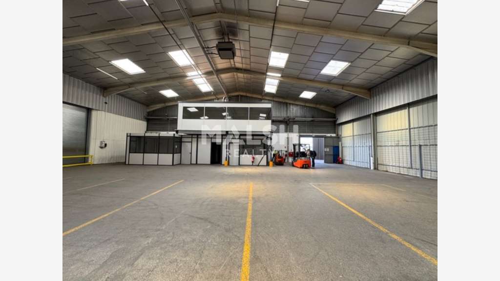 A louer local d'activité 2000m² ZI Reyrieux